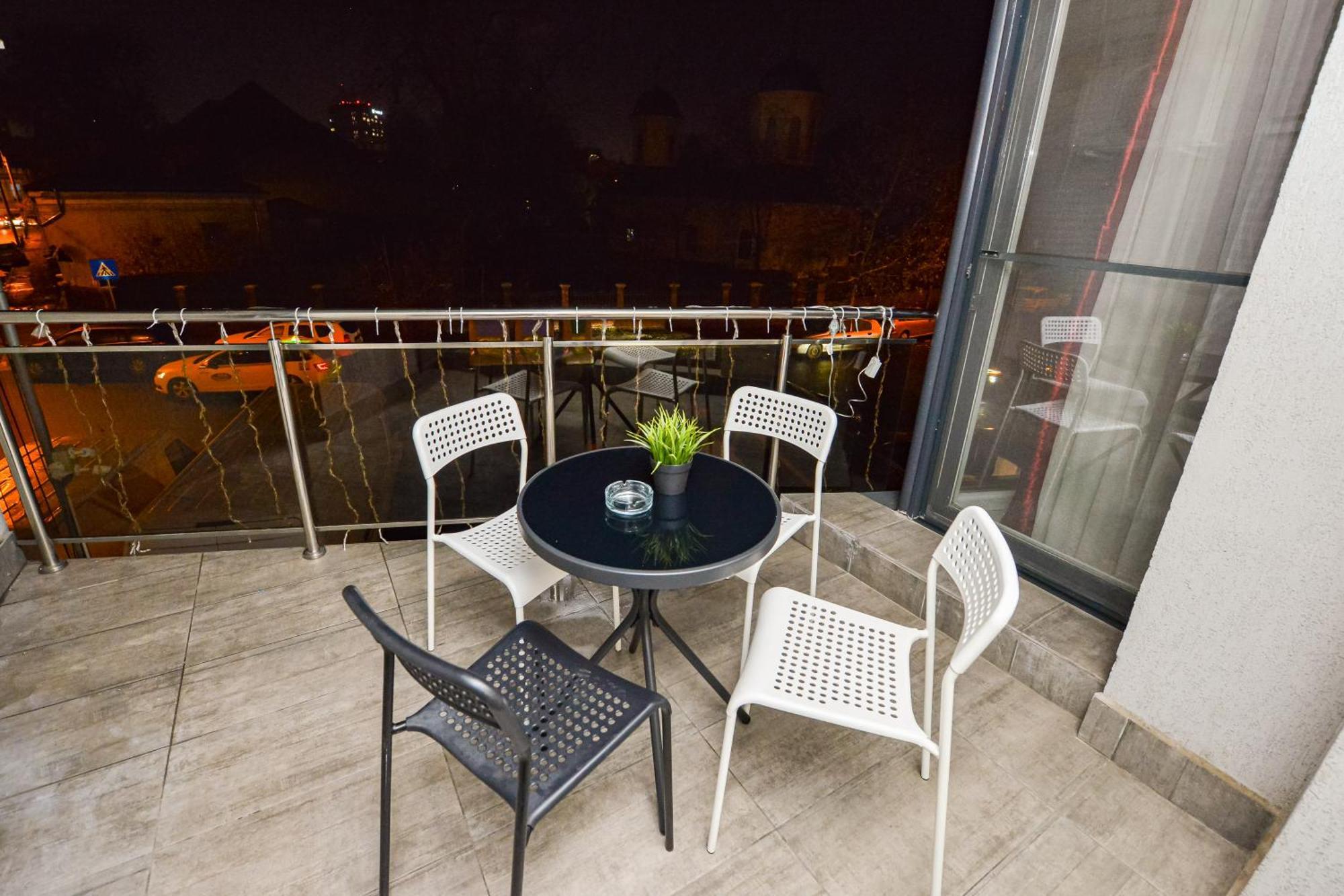 Pierre Cardin Deluxe Apartment With Terrace By Magniflex Bukarest Exteriör bild